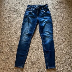 Blue skinny jeans from lucky brand size 6 never worn.